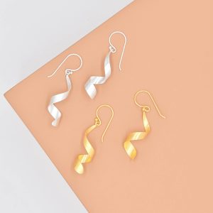 Minimal Swirl Bar Drop Earrings