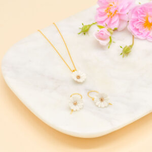 Daisy Necklace And Earrings - Bridal Jewellery - Set with drop earrings